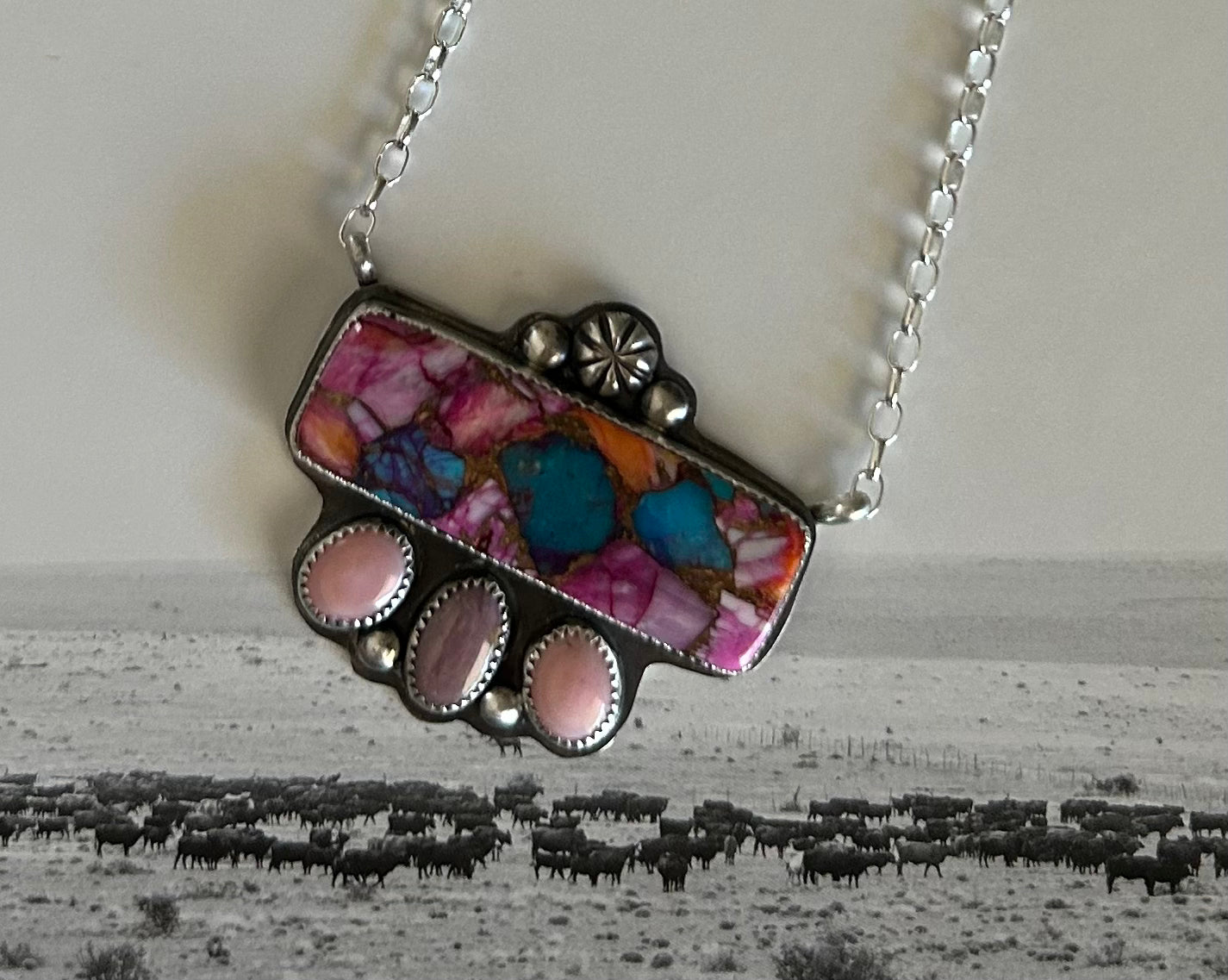 Kingman Pink Dahlia Bar